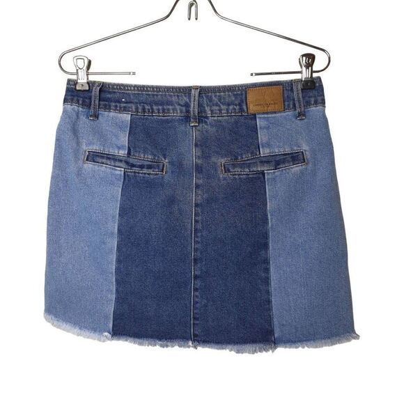 American Eagle Women's Patchwork Denim Mini Skirt Hi Rise Festival Size 4 NWOT - Picture 3 of 8
